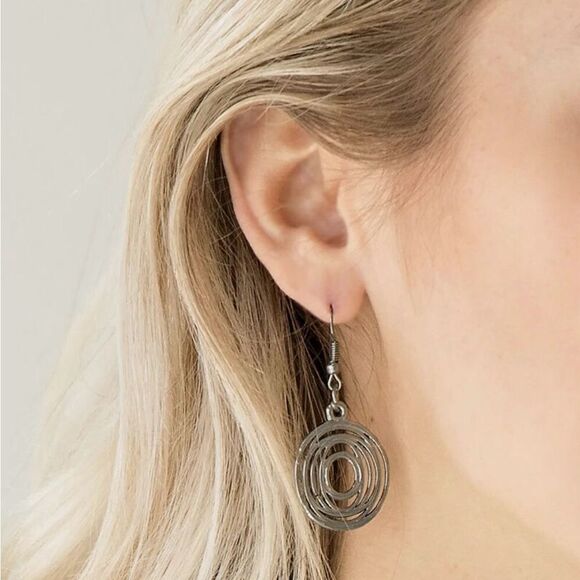 NWT Black Spiral Statement Necklace - Picture 2 of 16